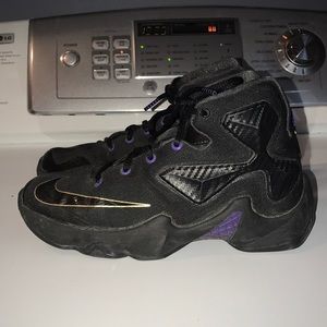 Lebron 13 size 5y